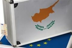 Φοβερές αποκαλύψεις από τους Financial Times: Βγάζουν λεφτά από την Κύπρο μέσω… θαλάσσης!
