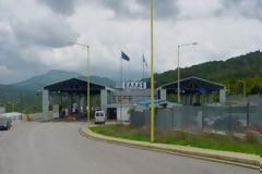 Ιωάννινα: Επιχείρησαν να περάσουν πολυτελή αυτοκίνητα από τα σύνορα