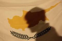 Θηλιά στον λαιμό της Κύπρου