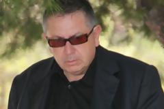 Θέμος Αναστασιάδης: “Mην κατουράτε στα κανάλια. Έτσι και αλλιώς μας έχουν χεσμένους”