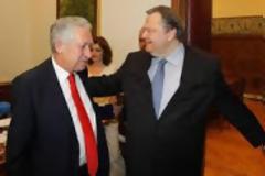 Βενιζέλος και Κουβέλης με πρόσχημα τις αντιρρήσεις για το χαράτσι εκβιάζουν για κυβερνητικές θέσεις...!!!