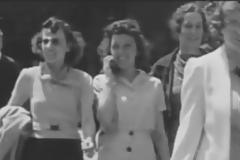 Ποια η γυναίκα που εμφανίζεται με κινητό το 1938;; [video]