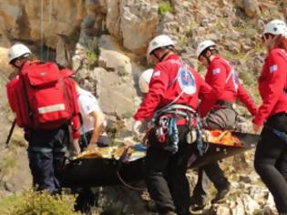 Φωτογραφία για Αχαΐα: Αυτοκτονία δείχνουν τα στοιχεία για τον 45χρονο - Ανασύρθηκε το πτώμα από τη χαράδρα στην Άνω Ζήρια