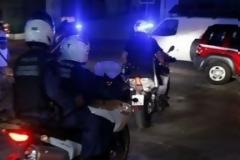 18χρονος Αλγερινός ξάφριζε τσάντες και πορτοφόλια από μπαρ στην Βαλαωρίτου