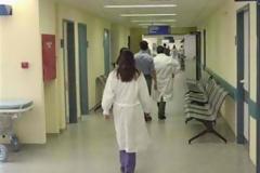 Στα νοσοκομεία οι αλλοδαπές, στο… πεζοδρόμιο οι ελληνίδες