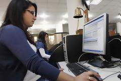 Περισσότερες οι προσλήψεις από τις απολύσεις τον Μάρτιο