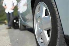 Αχαΐα: Oι μαθητές γύρισαν πίσω γιατί τα λάστιχα του πούλμαν που θα τους πήγαινε εκδρομή ήταν φθαρμένα