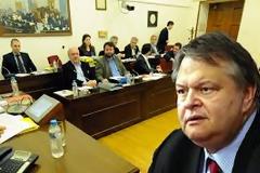 Μαρκογιαννάκης: «Τί είναι αυτό το θηλυκό που βρίζει τους νεκρούς γονείς μου;