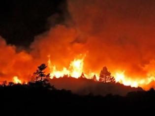 Φωτογραφία για Συνεχίζεται η μάχη με τη φωτιά στα Τρίκαλα Κορινθίας