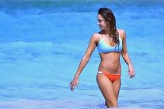 Jessica Alba: Ένα από τα πιο hot κορμιά του Hollywood κάνει τα πρώτα του μπάνια