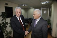 Τρόικα: Διώξτε επίορκους και κοπανατζήδες και προσλάβετε ικανούς υπαλλήλους