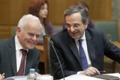 Μπλέξαν οι γραμμές Μαξίμου-Αγ.Κωνσταντίνου για το θέμα Μανιτάκη...!!!
