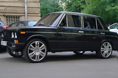 Το Lada, η Porsche και η Ferrari