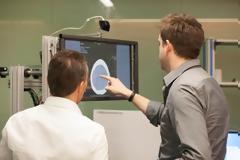 H Microsoft σε 3D οθόνη με τεχνολογία απτικής ανάδρασης