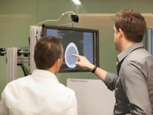 Φωτογραφία για H Microsoft σε 3D οθόνη με τεχνολογία απτικής ανάδρασης