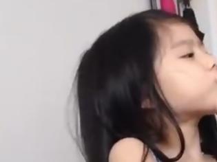 Φωτογραφία για Δείτε την 5χρονη Caly πόσο αγαπάει το κατοικίδιο της! [video]