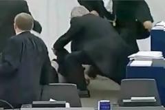 Κατέρρευσε μέλος της τρόικας