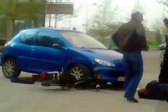 Aγρίνιο: Σύγκρουση Ι.Χ. με δίκυκλο