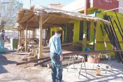 Σκάλα Ερεσού: ακόμη περιμένουν να φτιαχτεί το κατεστραμμένο από την κακοκαιρία παραλιακό τοιχίο