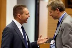Αύριο το απόγευμα η συνάντηση Στουρνάρα - τρόικας