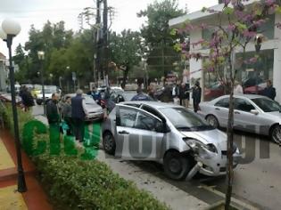 Φωτογραφία για Αγρίνιο: Τροχαίο με υλικές ζημιές στο κέντρο της πόλης