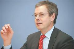 ΝΕΑ ΑΝΑΔΙΑΡΘΡΩΣΗ ΤΟΥ ΕΛΛΗΝΙΚΟΥ ΧΡΕΟΥΣ ΕΩΣ ΤΟ ΚΑΛΟΚΑΙΡΙ ΒΛΕΠΕΙ ΣΥΜΒΟΥΛΟΣ ΤΗΣ ΜΕΡΚΕΛ