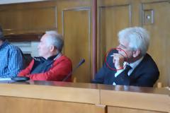 Ξάνθη: Δημοτικοί σύμβουλοι καπνίζουν σε κλειστούς δημόσιους χώρους!