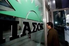 Αυξάνονται οι αποχωρήσεις από το ΠΑΣΟΚ