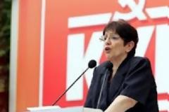 «Πανίσχυρο λαϊκό κίνημα» ζητά η Παπαρήγα