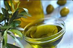 Δωρεάν λάδι και ελιές σε κατοίκους Δραπετσώνας και Κερατσινίου