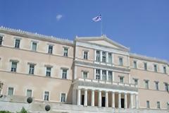 Αποδεσμεύονται δύο δόσεις της χρηματοδότησης των κομμάτων