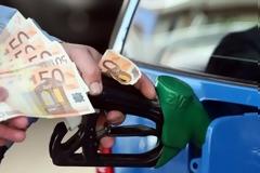 Φωτιά και λαύρα η βενζίνη