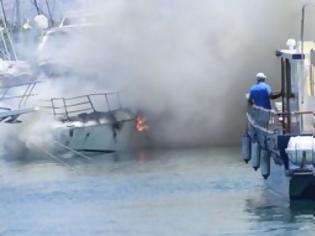 Φωτογραφία για Φωτιά σε θαλαμηγό στην Εύβοια