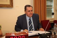 Αποσύρεται και ο Τσούρας...