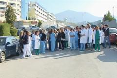 Έκλεισαν τον δρόμο οι νοσηλευτές της Λαμίας