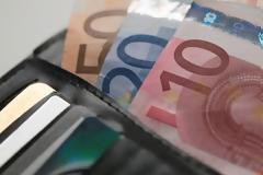 Διαβάστε αναλυτικά τι προβλέπει ο νόμος για το δώρο του Πάσχα