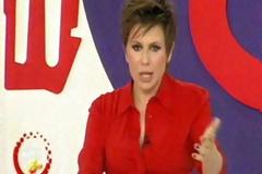 VIDEO: Κ.ΚΑΡΑΒΑΤΟΥ: Η πρώτη της τηλεοπτική live εμφάνιση