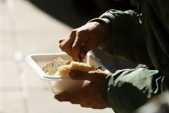 Διανομή τροφίμων σε άπορους από το δήμο Αλεξάνδρειας