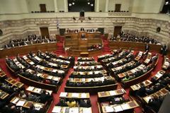 Αποσύρθηκε η τροπολογία για τους λαθρομετανάστες