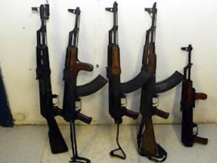 Φωτογραφία για Συλλήψεις για τον οπλισμό του UCK που βρέθηκε στη Λούτσα...