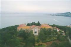 Τουρκικό πυροτέχνημα για τη Θεολογική της Χάλκης