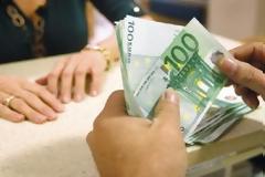 Αρνούνται να πληρώσουν το δώρο Πάσχα