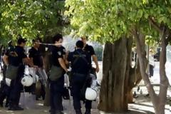 Συγκλονισμένοι οι χρήστες του διαδικτύου με την αυτοκτονία του άνδρα στο Σύνταγμα