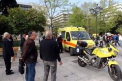 ΣΟΚ ! Αυτοκτόνησε 77 χρονος στην πλατεία Συντάγματος.Διαβάστε τι φώναξε πριν πατήσει τη σκανδάλη