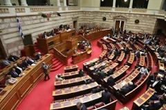Η νύχτα της μεγάλης... απόσυρσης στη Βουλή!