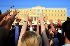 Ο τραγικός αυτόχειρας βγαζει τους αγανακτισμένους στους δρόμους