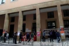 Επεισόδια στη Νομική!..Αντιεξουσιαστές έσπασαν το λουκέτο και εισέβαλαν μέσα..Συνελήφθησαν 12 άτομα