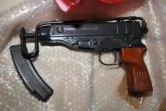 Ψάχνουν 8 άτομα για το οπλοστάσιο στη Λούτσα