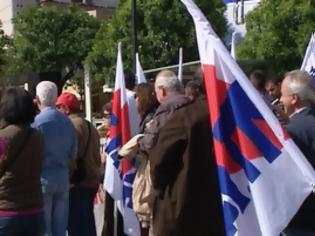 Φωτογραφία για Απολυμένοι και μη συγκεντρώθηκαν στην Πλατεία Πάρκου [video]