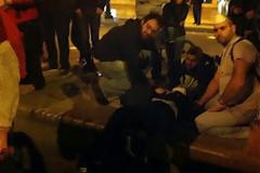 Τραυματισμός δημοσιογράφου από τα ΜΑΤ στο Σύνταγμα